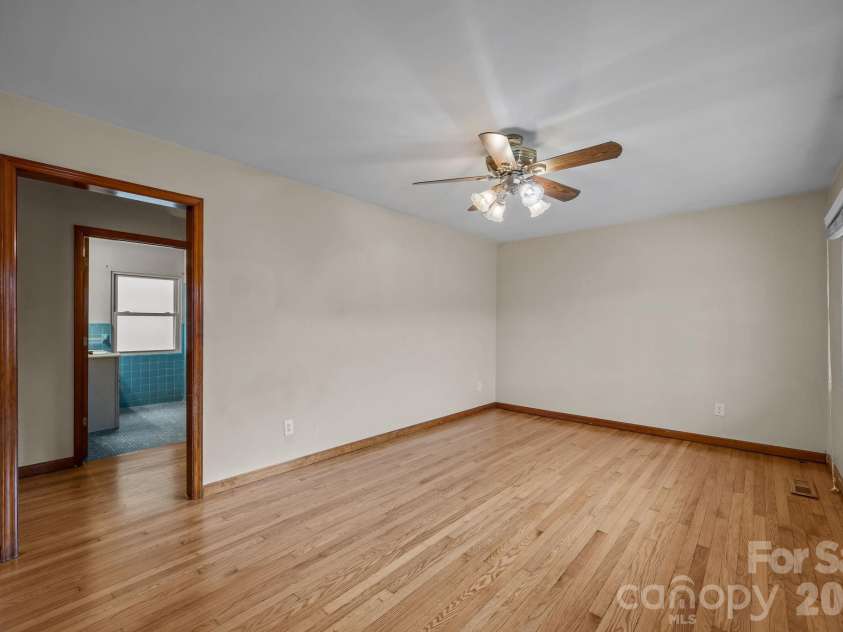 82 Greasy Cove Road, Leicester, NC 28748.  MLS# CAR4330062, YatesRealty ID 10795. 