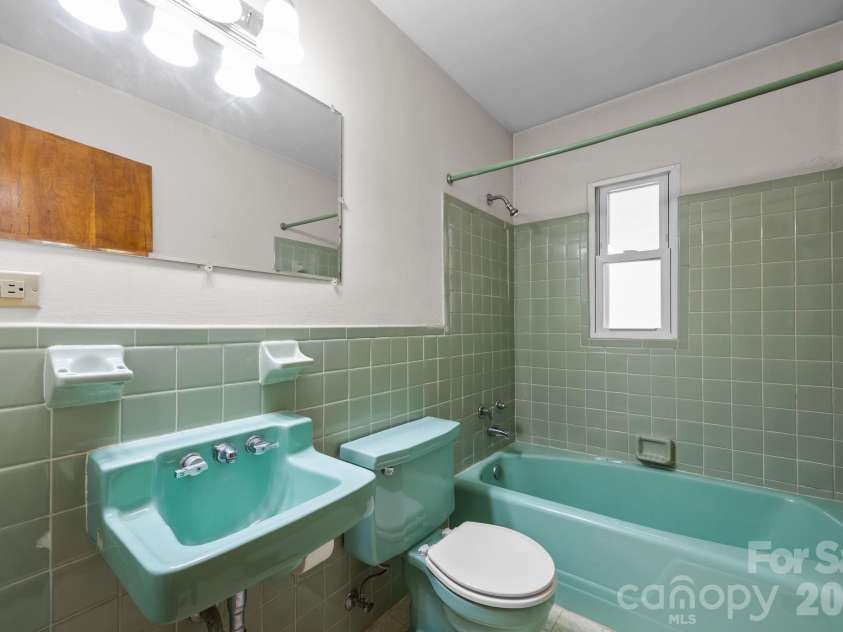 82 Greasy Cove Road, Leicester, NC 28748.  MLS# CAR4330062, YatesRealty ID 10795. Bath 2