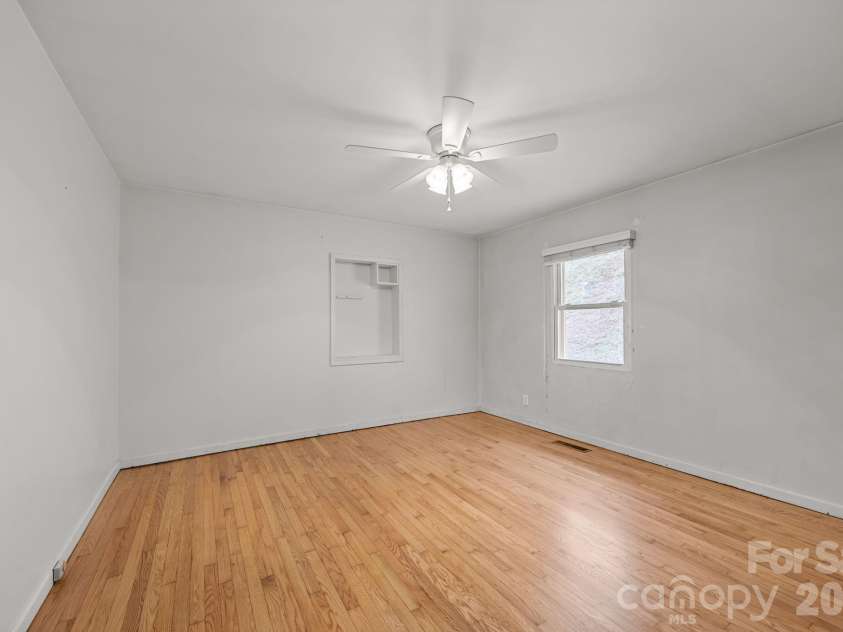 82 Greasy Cove Road, Leicester, NC 28748.  MLS# CAR4330062, YatesRealty ID 10795. Primary Bedroom