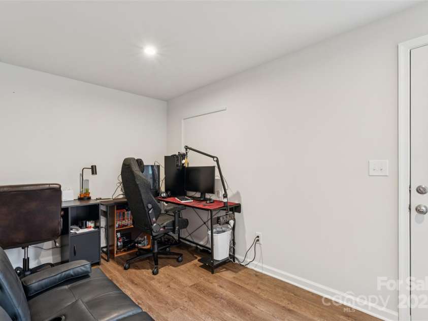 4113 Prusik Lane, Charlotte, NC 28269.  MLS# CAR4334356, YatesRealty ID 10796. 