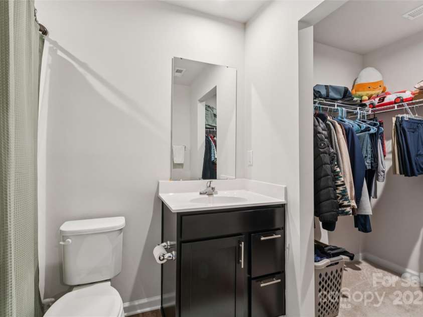 4113 Prusik Lane, Charlotte, NC 28269.  MLS# CAR4334356, YatesRealty ID 10796. 