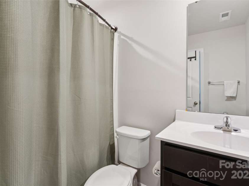 4113 Prusik Lane, Charlotte, NC 28269.  MLS# CAR4334356, YatesRealty ID 10796. 