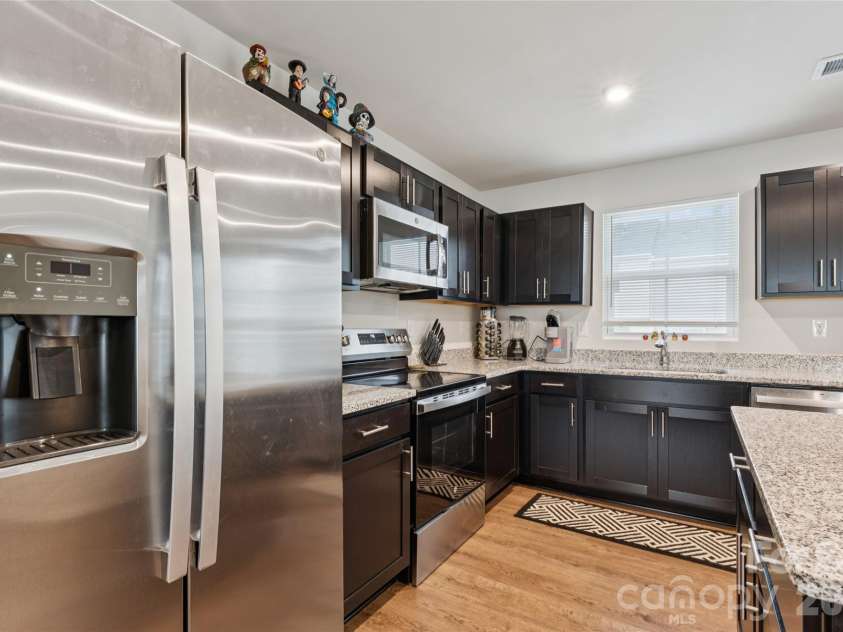 4113 Prusik Lane, Charlotte, NC 28269.  MLS# CAR4334356, YatesRealty ID 10796. 