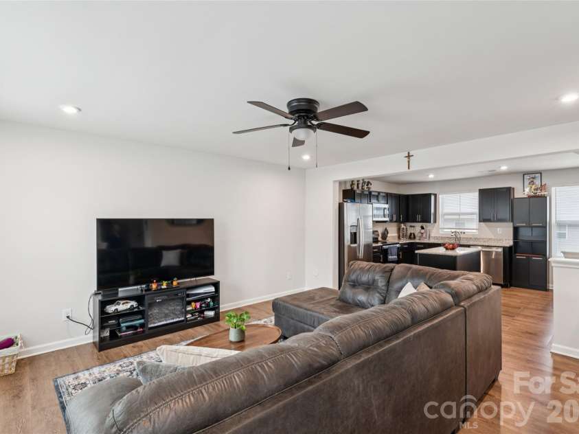 4113 Prusik Lane, Charlotte, NC 28269.  MLS# CAR4334356, YatesRealty ID 10796. 