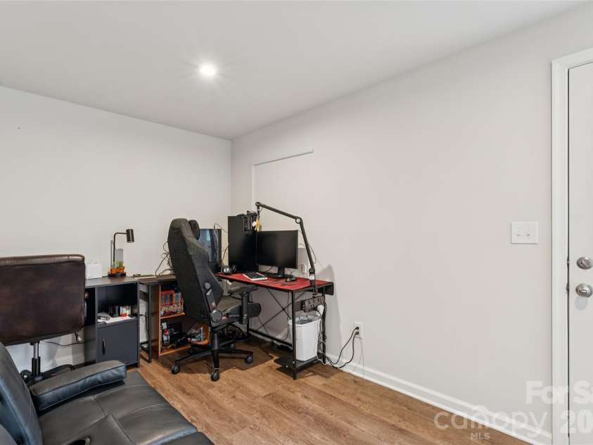 4113 Prusik Lane, Charlotte, NC 28269.  MLS# CAR4334356, YatesRealty ID 10796. 