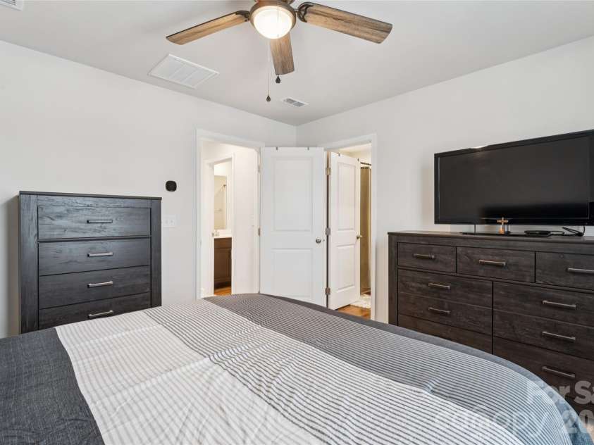 4113 Prusik Lane, Charlotte, NC 28269.  MLS# CAR4334356, YatesRealty ID 10796. 