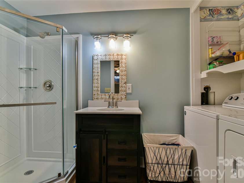 1 Lynx Drive, Black Mountain, NC 28711.  MLS# CAR4320026, YatesRealty ID 10799. 