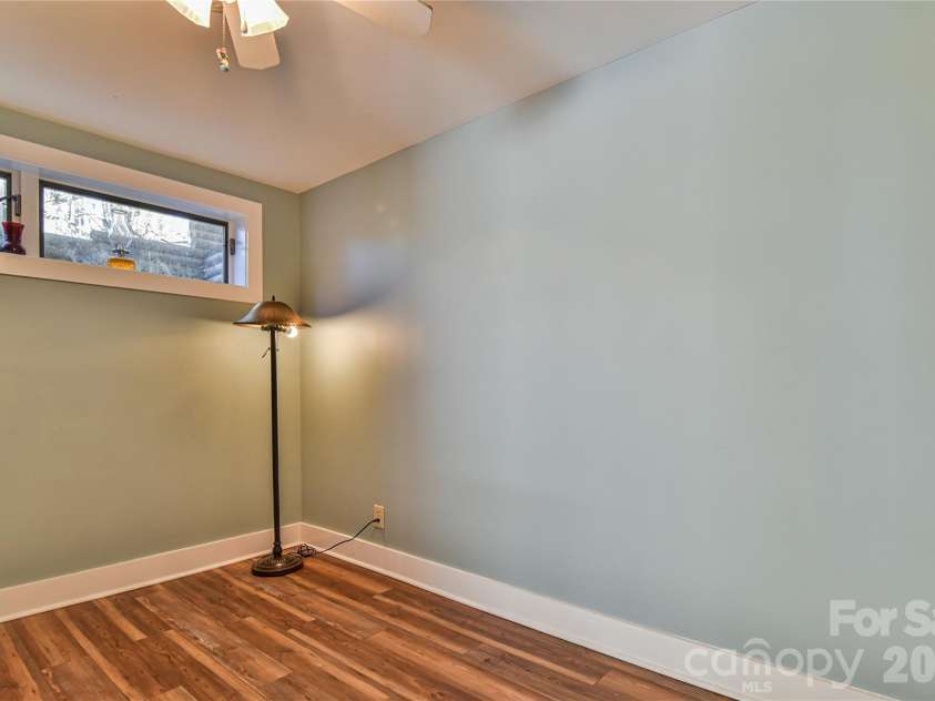 1 Lynx Drive, Black Mountain, NC 28711.  MLS# CAR4320026, YatesRealty ID 10799. 
