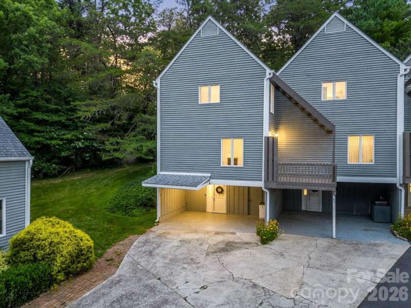 1 Lynx Drive, Black Mountain, NC 28711.  MLS# CAR4320026, YatesRealty ID 10799. 