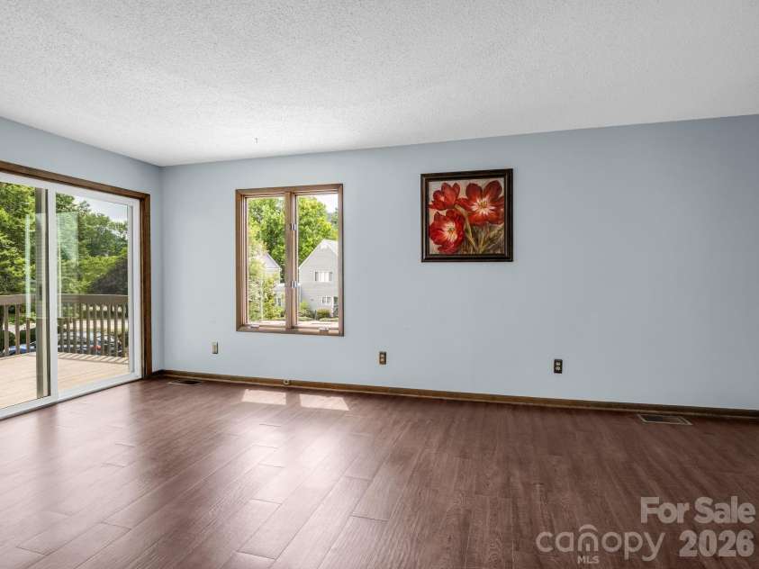 1 Lynx Drive, Black Mountain, NC 28711.  MLS# CAR4320026, YatesRealty ID 10799. 