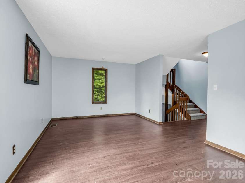 1 Lynx Drive, Black Mountain, NC 28711.  MLS# CAR4320026, YatesRealty ID 10799. 