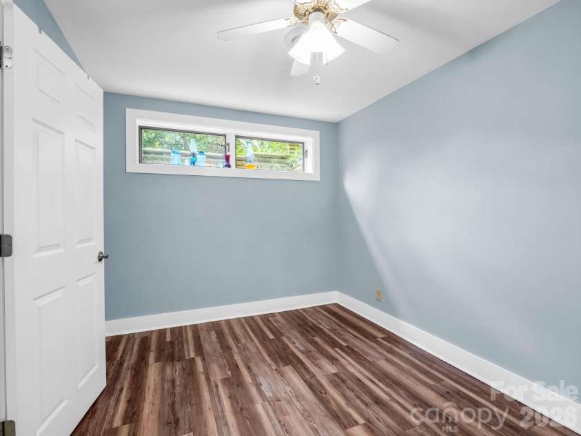 1 Lynx Drive, Black Mountain, NC 28711.  MLS# CAR4320026, YatesRealty ID 10799. 