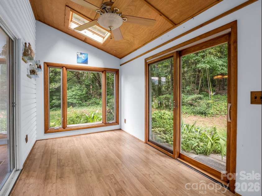 1 Lynx Drive, Black Mountain, NC 28711.  MLS# CAR4320026, YatesRealty ID 10799. 