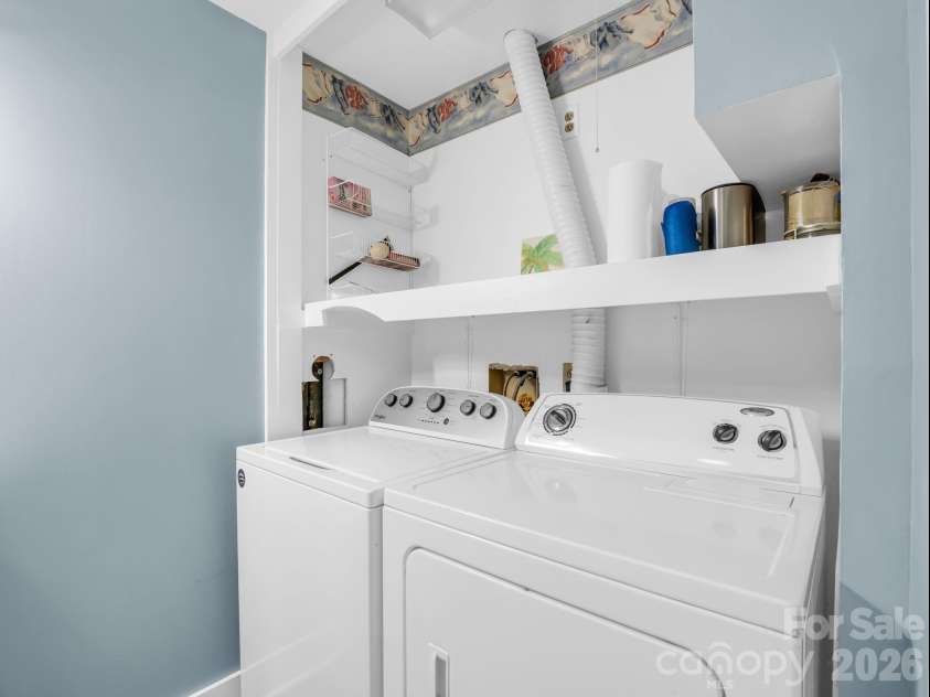 1 Lynx Drive, Black Mountain, NC 28711.  MLS# CAR4320026, YatesRealty ID 10799. 