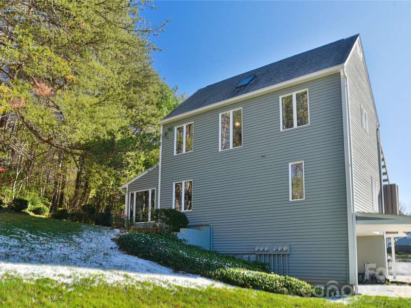 1 Lynx Drive, Black Mountain, NC 28711.  MLS# CAR4320026, YatesRealty ID 10799. Corner unit