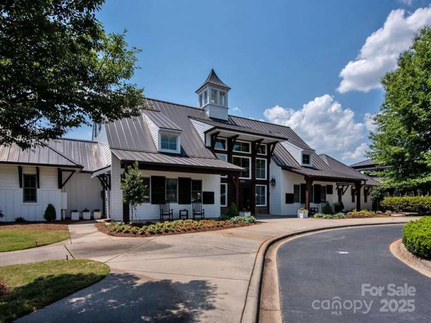 1148 Wessington Manor Lane, Fort Mill, SC 29715.  MLS# CAR4253075, YatesRealty ID 10799. 