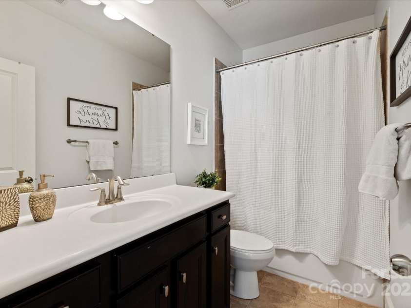 1148 Wessington Manor Lane, Fort Mill, SC 29715.  MLS# CAR4253075, YatesRealty ID 10799. 