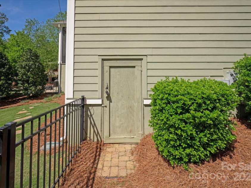 1148 Wessington Manor Lane, Fort Mill, SC 29715.  MLS# CAR4253075, YatesRealty ID 10799. 