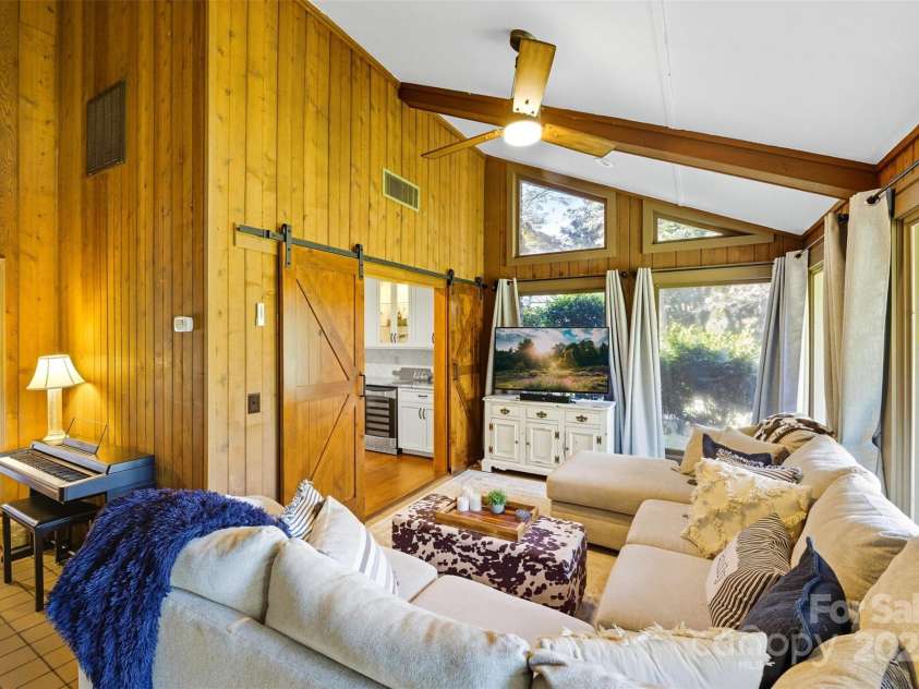 1515 Heatherloch Drive, Gastonia, NC 28054.  MLS# CAR4307044, YatesRealty ID 108. 