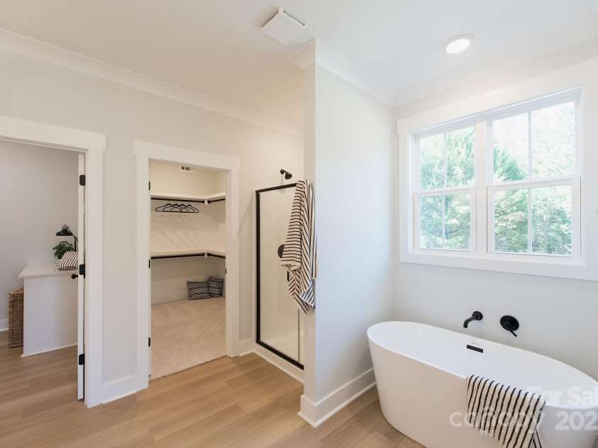 3046 Meadowcrest Drive, Clover, SC 29710.  MLS# CAR4327029, YatesRealty ID 1080. Primary Bathroom