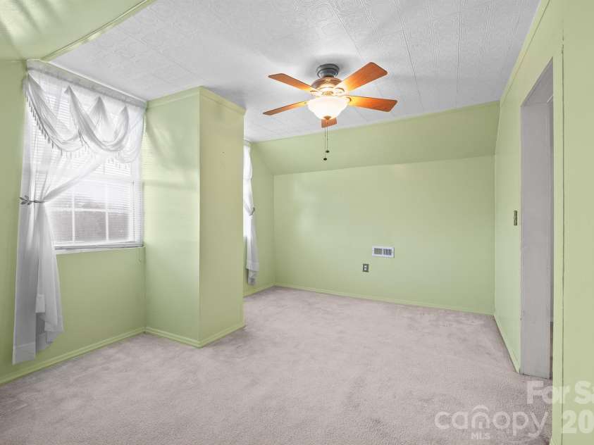 1244 21st Street, Hickory, NC 28601.  MLS# CAR4338743, YatesRealty ID 10800. 