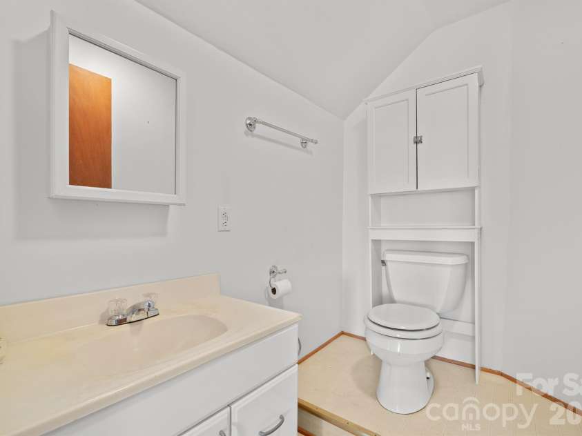 1244 21st Street, Hickory, NC 28601.  MLS# CAR4338743, YatesRealty ID 10800. Convenient upstairs half bath