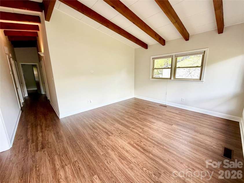 1511 Briarfield Drive, Charlotte, NC 28205.  MLS# CAR4367587, YatesRealty ID 10802. 