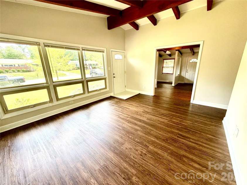 1511 Briarfield Drive, Charlotte, NC 28205.  MLS# CAR4367587, YatesRealty ID 10802. 