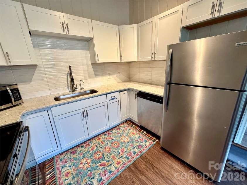 1511 Briarfield Drive, Charlotte, NC 28205.  MLS# CAR4367587, YatesRealty ID 10802. 