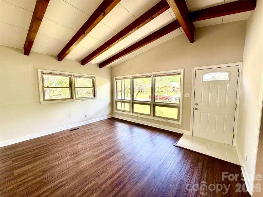 1511 Briarfield Drive, Charlotte, NC 28205.  MLS# CAR4367587, YatesRealty ID 10802. 