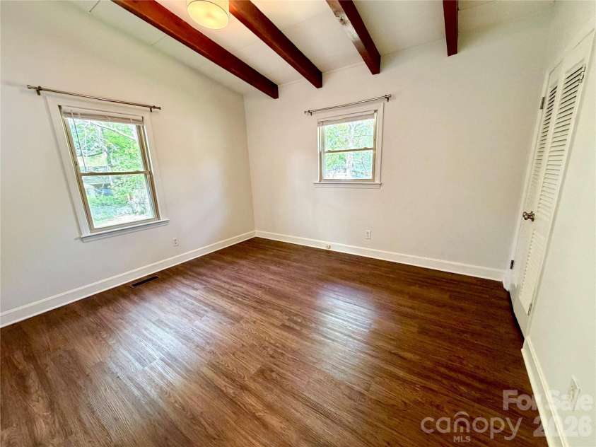 1511 Briarfield Drive, Charlotte, NC 28205.  MLS# CAR4367587, YatesRealty ID 10802. 