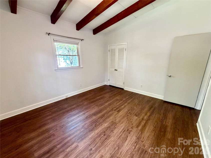 1511 Briarfield Drive, Charlotte, NC 28205.  MLS# CAR4367587, YatesRealty ID 10802. 