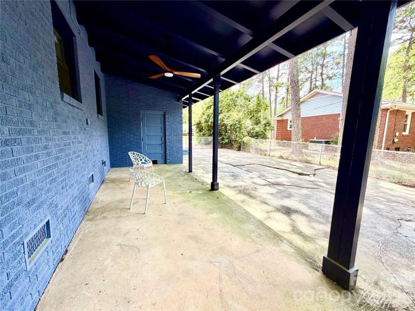 1511 Briarfield Drive, Charlotte, NC 28205.  MLS# CAR4367587, YatesRealty ID 10802. 