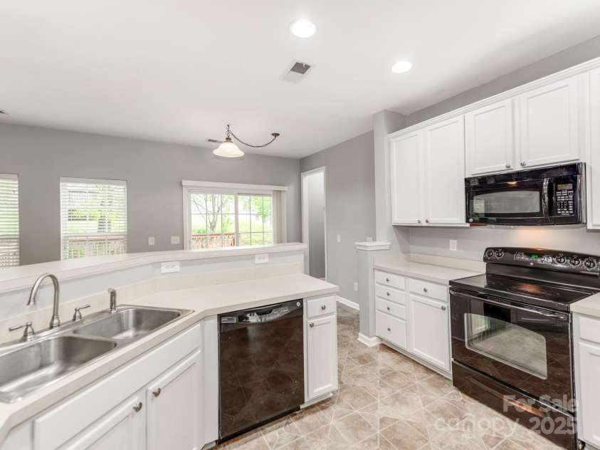 431 Harvest Terrace, Lake Wylie, SC 29710.  MLS# CAR4243638, YatesRealty ID 10806. 