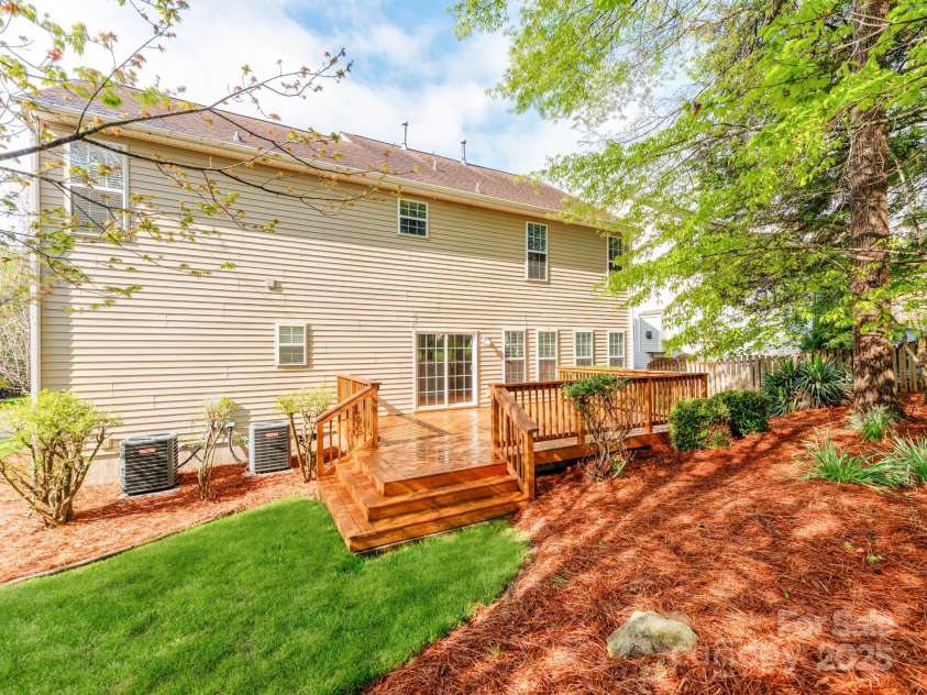 431 Harvest Terrace, Lake Wylie, SC 29710.  MLS# CAR4243638, YatesRealty ID 10806. 