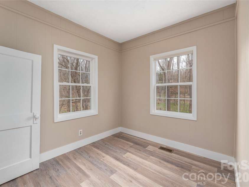 448 Sand Hill Road, Asheville, NC 28806.  MLS# CAR4360451, YatesRealty ID 10806. Main Level Unit