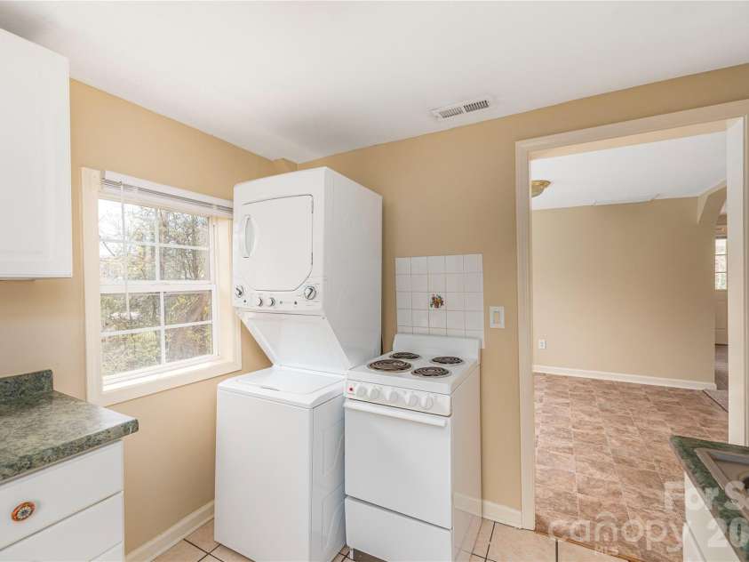 448 Sand Hill Road, Asheville, NC 28806.  MLS# CAR4360451, YatesRealty ID 10806. Upper Unit