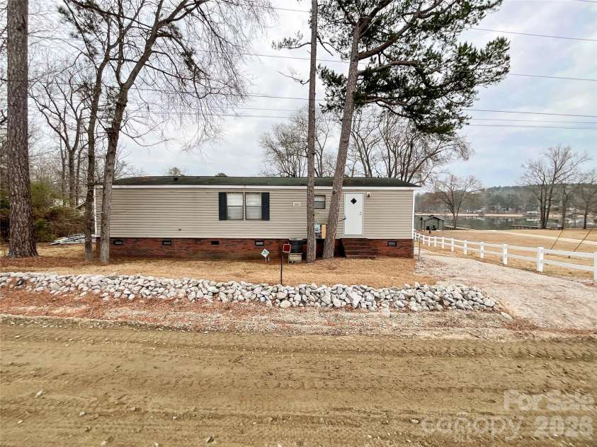 2329 Dolan Lane, Liberty Hill, SC 29074.  MLS# CAR4220837, YatesRealty ID 10807. 