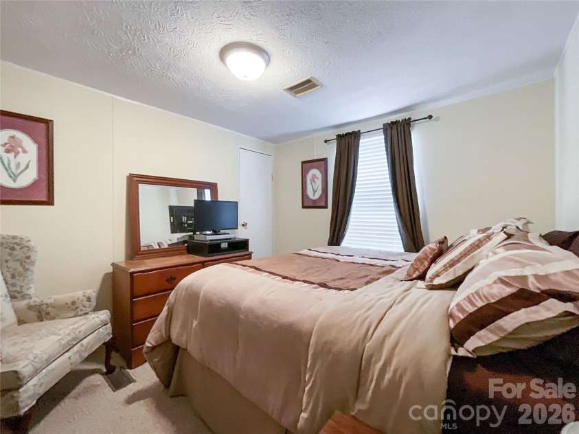 2329 Dolan Lane, Liberty Hill, SC 29074.  MLS# CAR4220837, YatesRealty ID 10807. 