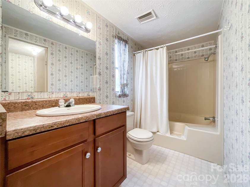 2329 Dolan Lane, Liberty Hill, SC 29074.  MLS# CAR4220837, YatesRealty ID 10807. 