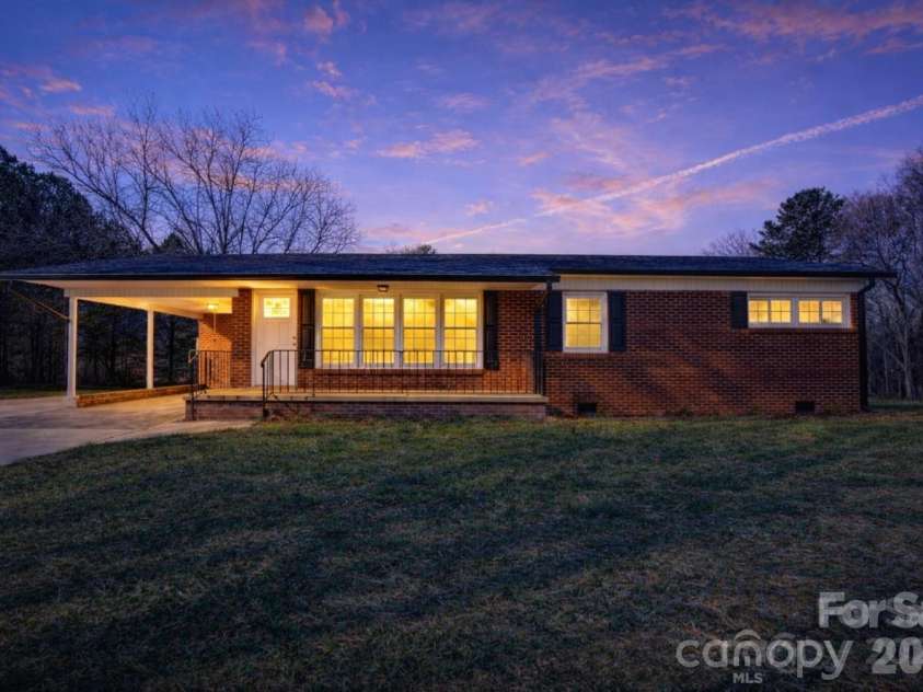 2822 Bettis Road, Grover, NC 28073.  MLS# CAR4333604, YatesRealty ID 10809. 