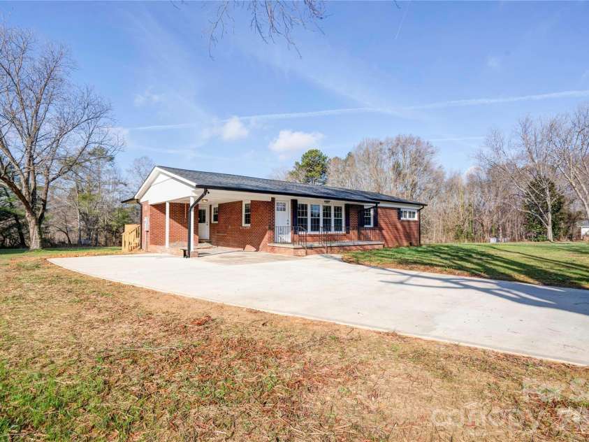 2822 Bettis Road, Grover, NC 28073.  MLS# CAR4333604, YatesRealty ID 10809. Front