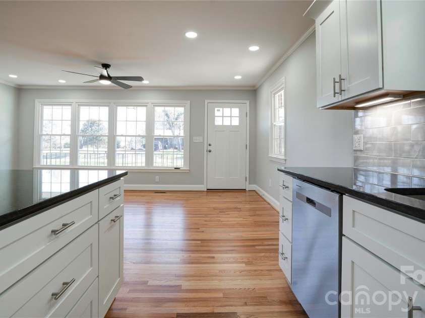 2822 Bettis Road, Grover, NC 28073.  MLS# CAR4333604, YatesRealty ID 10809. Kitchen