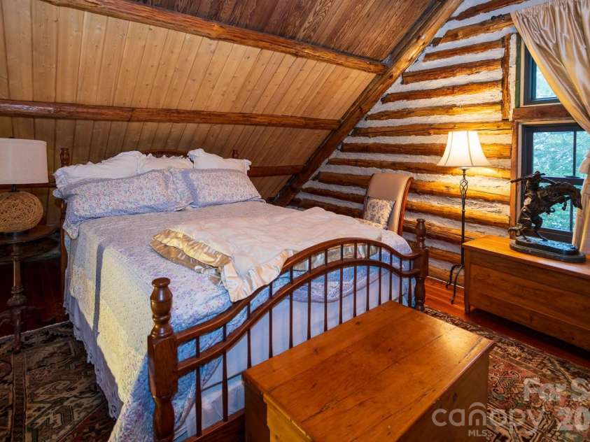 15 Chestnut Street, Tryon, NC 28782.  MLS# CAR4336651, YatesRealty ID 1081. 