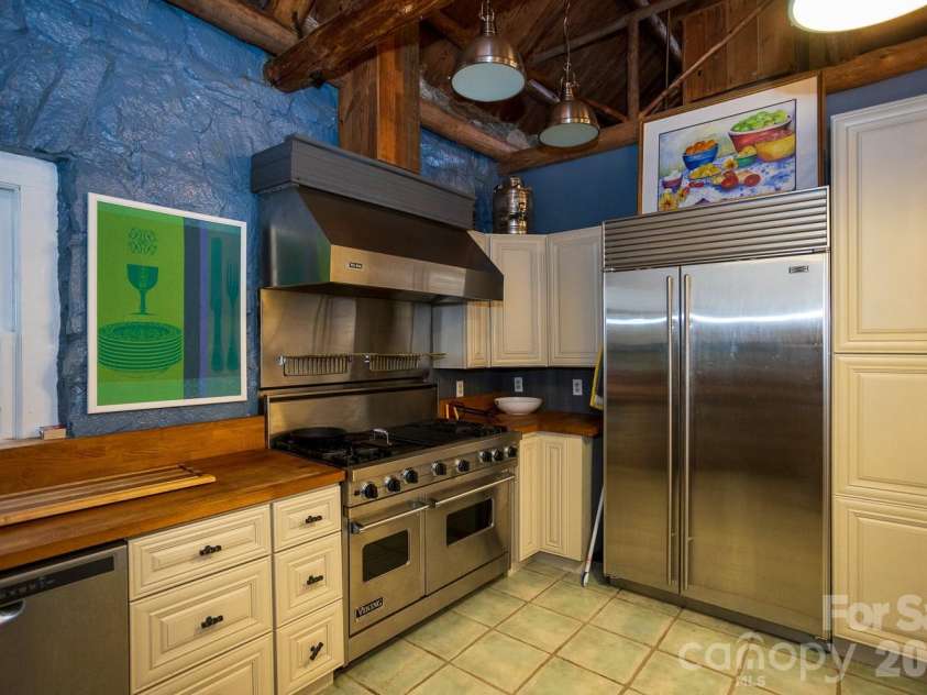 15 Chestnut Street, Tryon, NC 28782.  MLS# CAR4336651, YatesRealty ID 1081. 