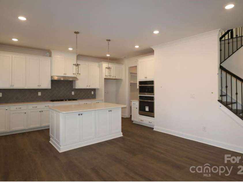 1136 Yellow Springs Drive, Huntersville, NC 28078.  MLS# CAR4211044, YatesRealty ID 10812. Kitchen