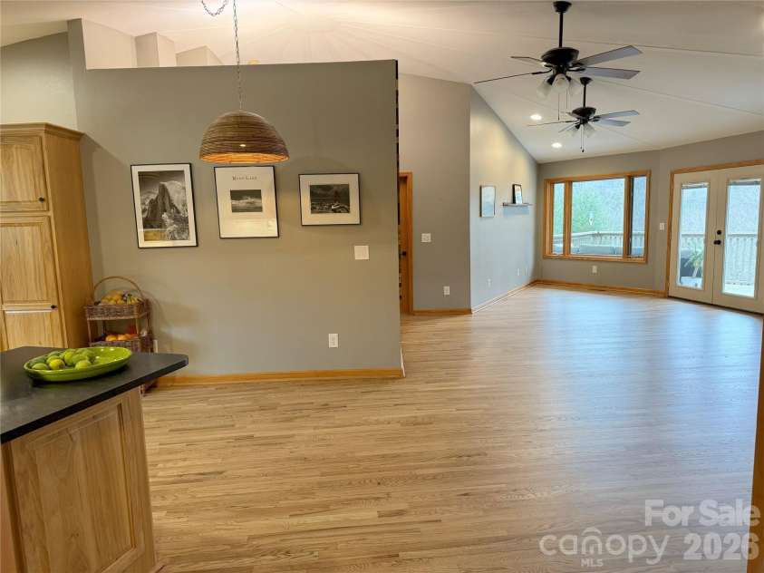 939 Morgan Hill Road, Black Mountain, NC 28711.  MLS# CAR4297863, YatesRealty ID 10812. 