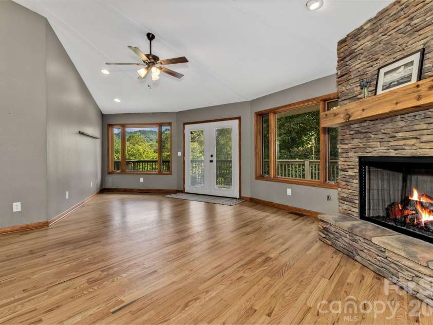 939 Morgan Hill Road, Black Mountain, NC 28711.  MLS# CAR4297863, YatesRealty ID 10812. 