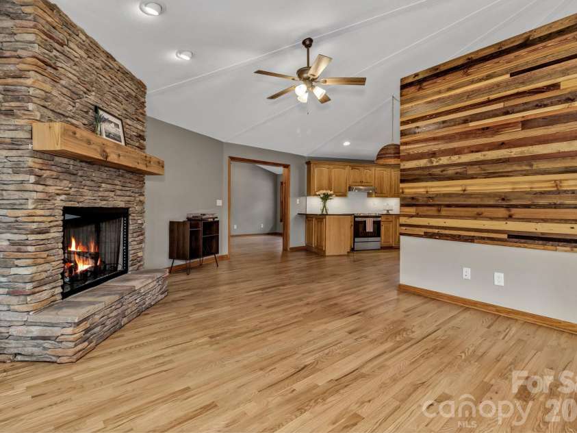 939 Morgan Hill Road, Black Mountain, NC 28711.  MLS# CAR4297863, YatesRealty ID 10812. 