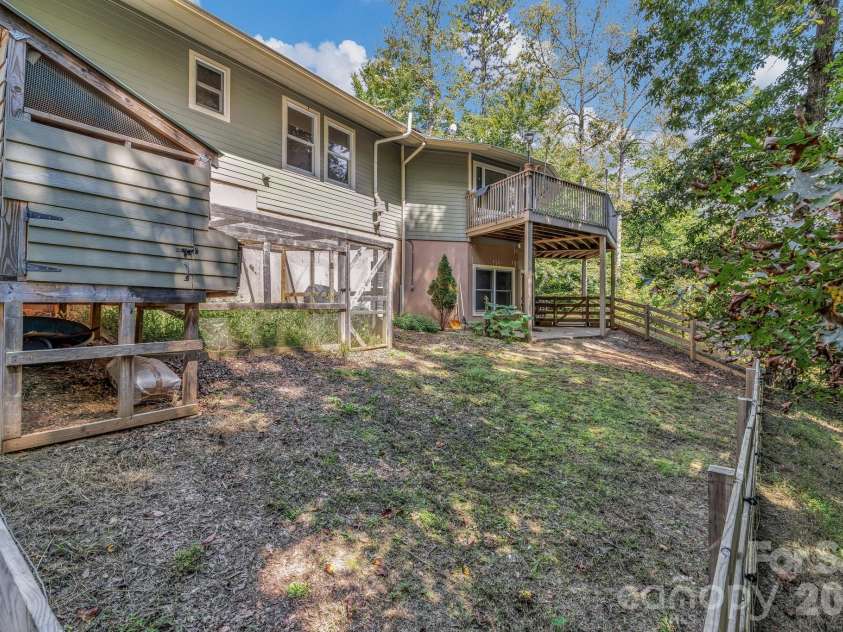 939 Morgan Hill Road, Black Mountain, NC 28711.  MLS# CAR4297863, YatesRealty ID 10812. 
